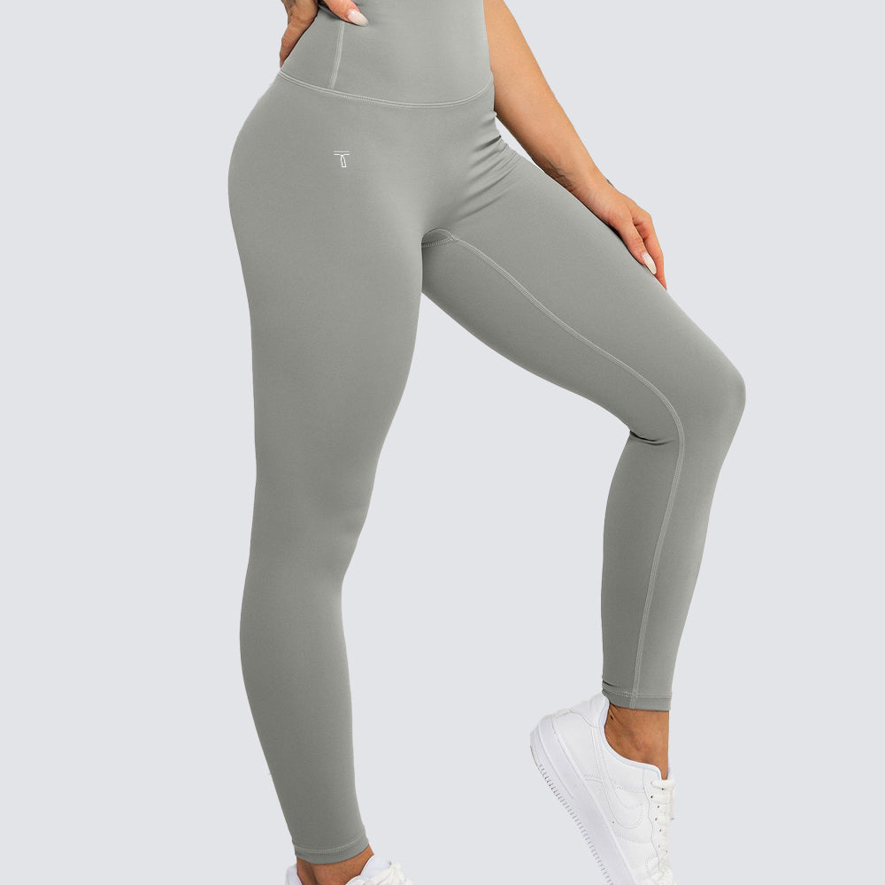 The Pure Sustainable Seamless Yoga set